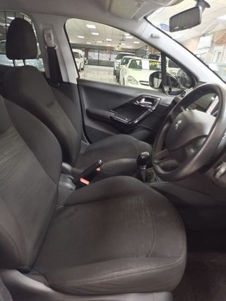 2015 Peugeot 208 1.0 VTi ACCESS 5-DR - photo 2