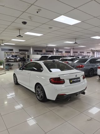 2016 BMW 2 Series M240i COUPE AUTO - photo 4