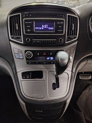 2017 Hyundai H-1 2.5 CRDi | ELITE AUTO - photo 6