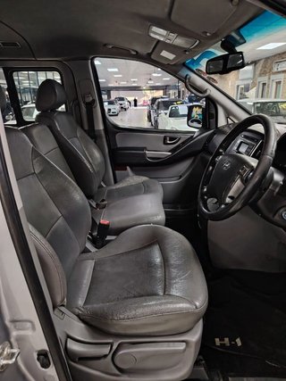 2017 Hyundai H-1 2.5 CRDi | ELITE AUTO - photo 2