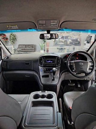 2017 Hyundai H-1 2.5 CRDi | ELITE AUTO - photo 5