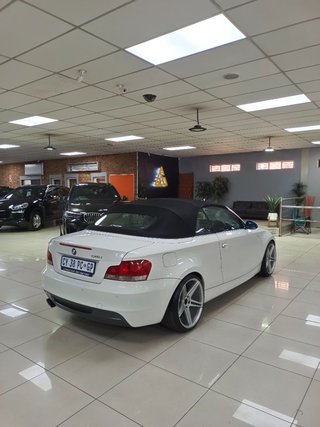 2009 BMW 1 Series 135i Convertible Auto - photo 1