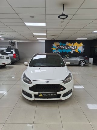 2018 Ford Focus 2.0 ECOBOOST ST1 - photo 2