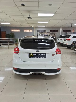 2018 Ford Focus 2.0 ECOBOOST ST1 - photo 5