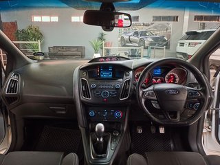 2018 Ford Focus 2.0 ECOBOOST ST1 - photo 4