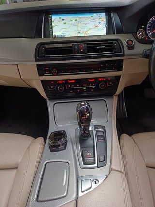 2015 BMW 5 Series 520i AUTO - photo 5