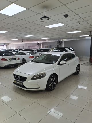 2015 Volvo V40 T5 ELITE AUTO - photo 3