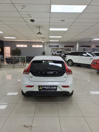 2015 Volvo V40 T5 ELITE AUTO - photo 5