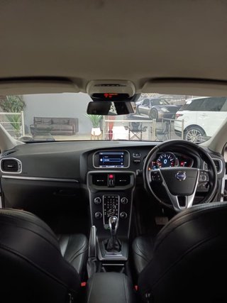 2015 Volvo V40 T5 ELITE AUTO - photo 4