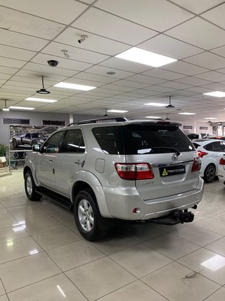 2011 Toyota Fortuner 3.0 D-4D - photo 4