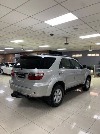 2011 Toyota Fortuner 3.0 D-4D - photo 1