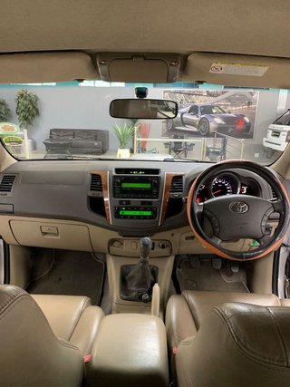 2011 Toyota Fortuner 3.0 D-4D - photo 5