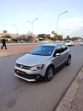 2011 Volkswagen Polo 1.6 TDI Cross - photo 3