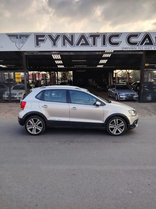 2011 Volkswagen Polo 1.6 TDI Cross - photo 3
