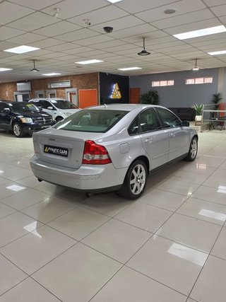 2004 Volvo S40 T5 - photo 1