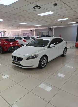 2013 Volvo V40 T4 Elite Auto - photo 3