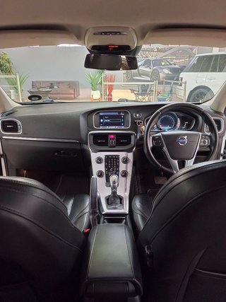 2013 Volvo V40 T4 Elite Auto - photo 4