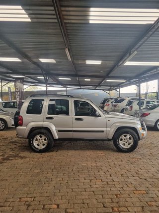 2007 Jeep Cherokee 2.8 CRD Renegade Auto - photo 3