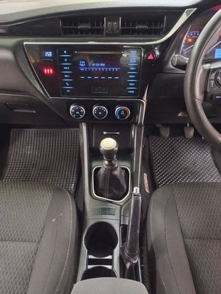 2017 Toyota Corolla 1.3 Prestige - photo 5