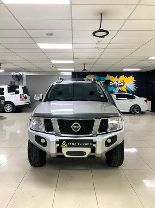 2012 Nissan Navara 2.5 dCi LE Auto Double-Cab - photo 2
