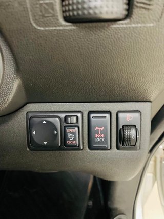 2012 Nissan Navara 2.5 dCi LE Auto Double-Cab - photo 7