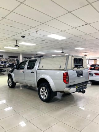 2012 Nissan Navara 2.5 dCi LE Auto Double-Cab - photo 4