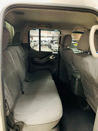 2012 Nissan Navara 2.5 dCi LE Auto Double-Cab - photo 3