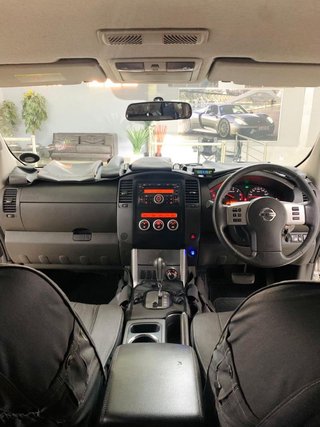 2012 Nissan Navara 2.5 dCi LE Auto Double-Cab - photo 4