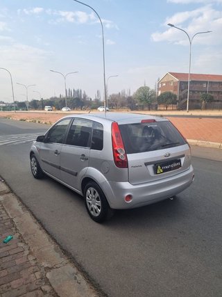 2007 Ford Fiesta 1.6i Ambiente 5-dr - photo 5