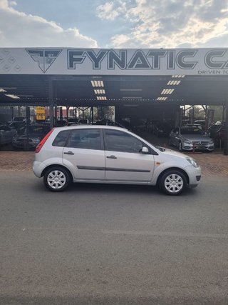 2007 Ford Fiesta 1.6i Ambiente 5-dr - photo 3
