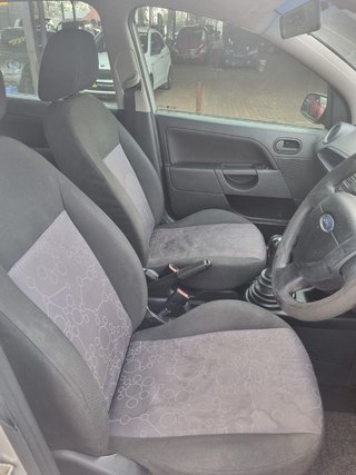 2007 Ford Fiesta 1.6i Ambiente 5-dr - photo 4