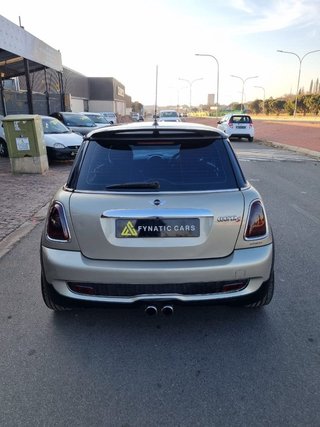 2010 MINI Hatch Cooper S - photo 1