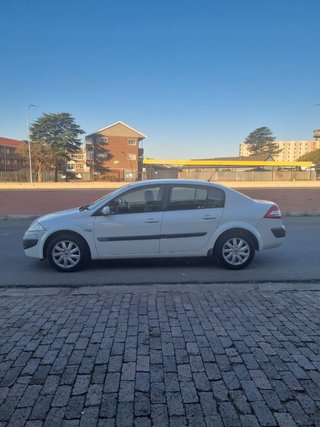 2007 Renault Megane II 1.6 Dynamique 5-dr - photo 4
