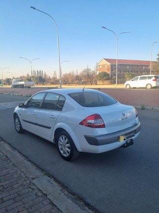 2007 Renault Megane II 1.6 Dynamique 5-dr - photo 5