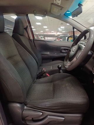 2013 Toyota Yaris 1.0 XI 5-dr - photo 2