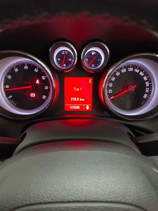 2011 Opel Astra 1.6T Sport 5-dr - photo 6