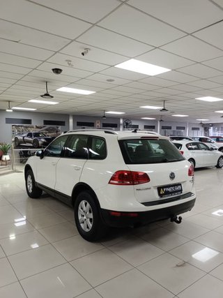 2011 Volkswagen Touareg 3.0 V6 TDI Auto Bluemotion - photo 4