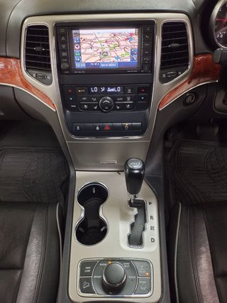 2011 Jeep Grand Cherokee 3.6 Overland - photo 5