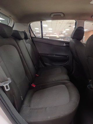 2012 Hyundai i20 1.4 Fluid - photo 3