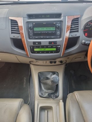 2011 Toyota Fortuner 3.0 D-4D 4x4 - photo 8