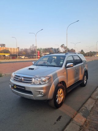 2011 Toyota Fortuner 3.0 D-4D 4x4 - photo 3