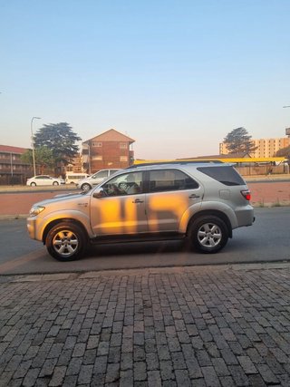2011 Toyota Fortuner 3.0 D-4D 4x4 - photo 4