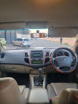 2011 Toyota Fortuner 3.0 D-4D 4x4 - photo 5