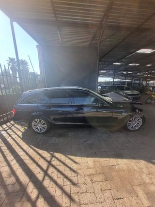 2013 Mercedes-Benz C-Class C 200 BE Estate Elegance - photo 6