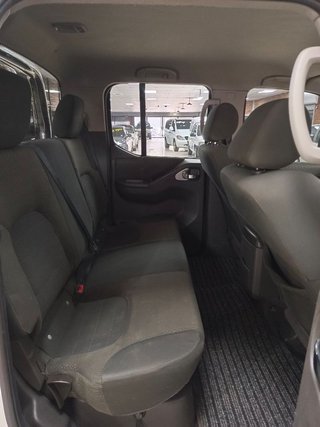 2012 Nissan Navara 2.5 dCi LE Auto Double-Cab - photo 3