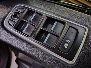 2017 Jaguar F-Pace 2.0 i4D AWD R-SPORT - photo 9