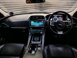 2017 Jaguar F-Pace 2.0 i4D AWD R-SPORT - photo 16