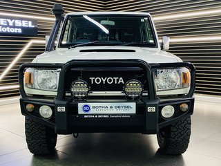2022 Toyota Land Cruiser LAND CRUISER 79 4.5D 70TH ED P/U D/C - photo 2